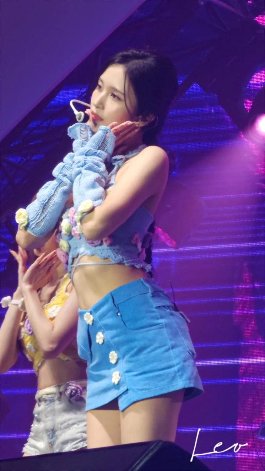 Mina (Twice) Pictures 16 image 17