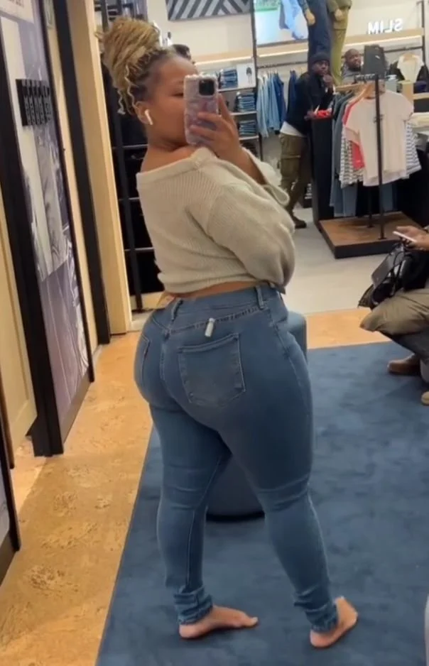 Voluptuous WideHips Phat Booty n Busty image 29