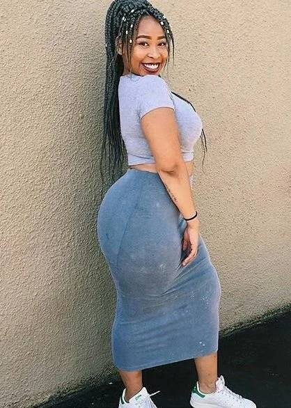 Voluptuous WideHips Phat Booty n Busty image 9
