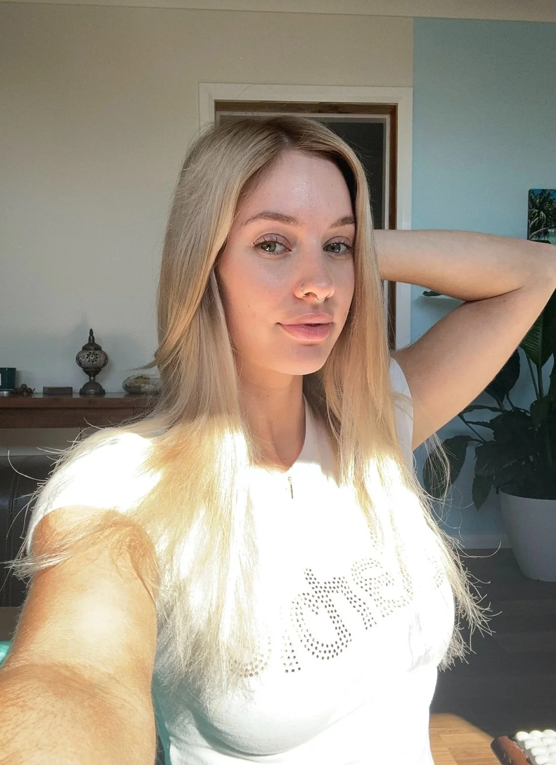 I am the blonde babe from your wildest night dreams main image