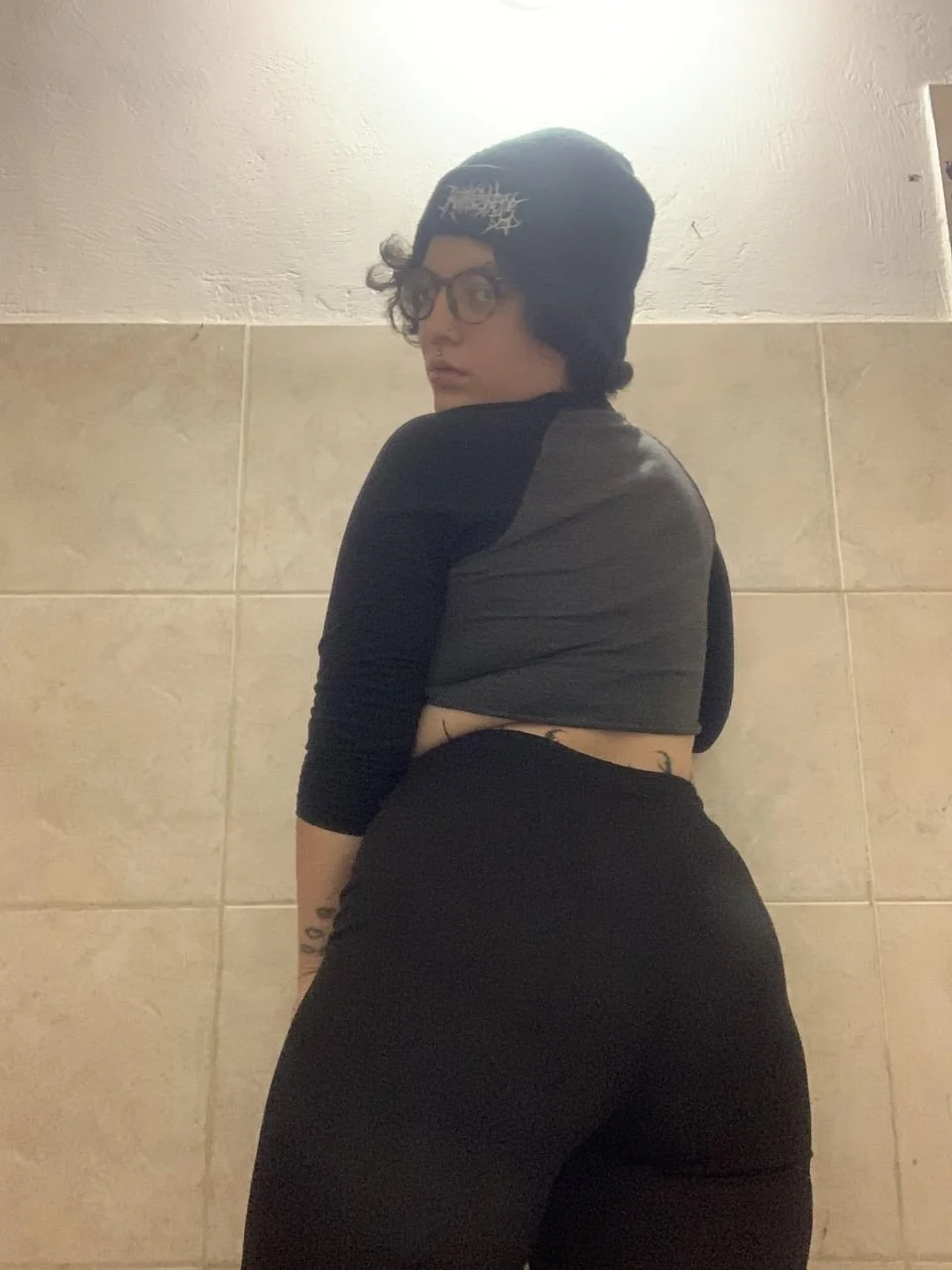 Thick slutty Latina alt girl image 5