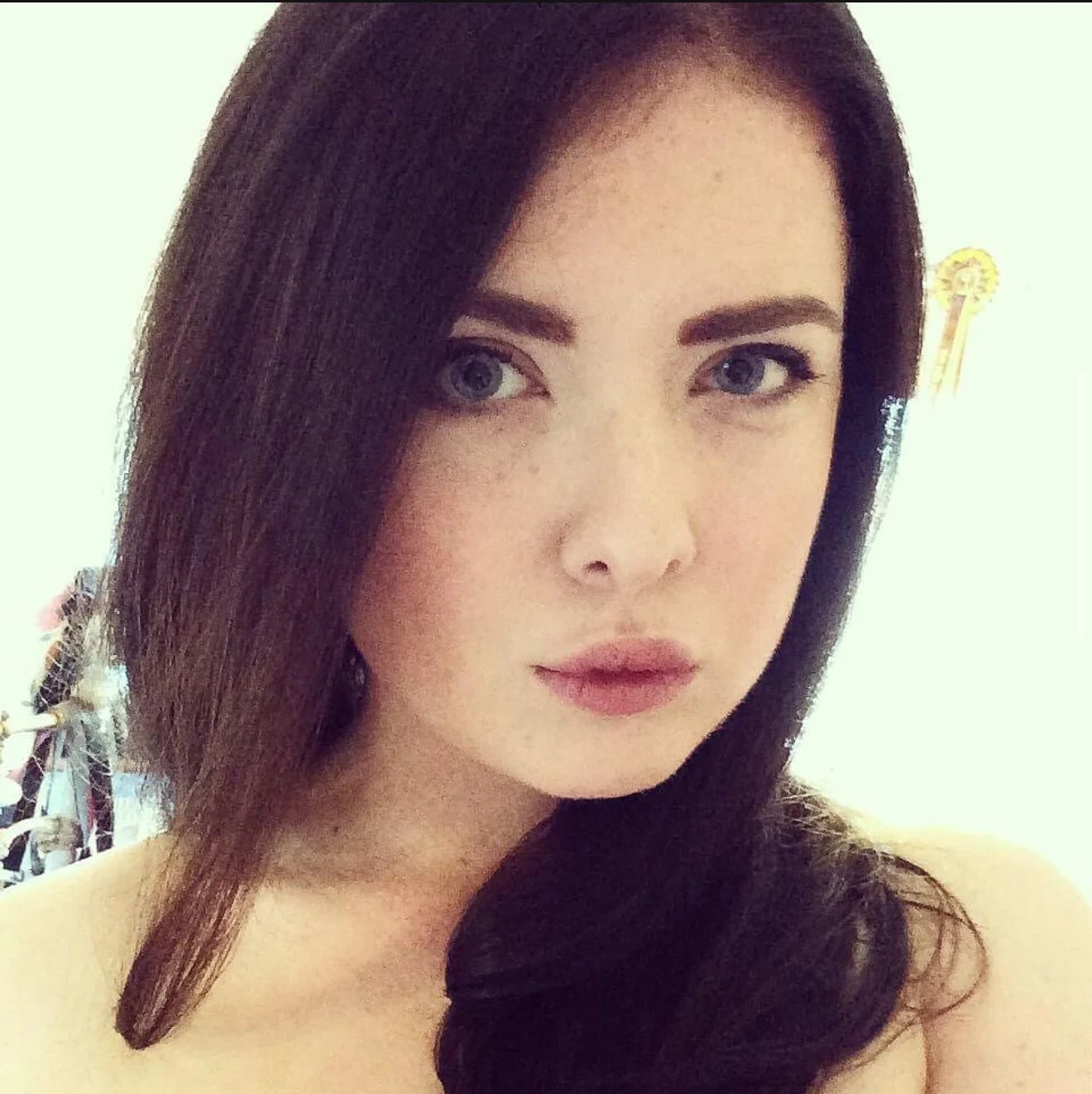 Exposing 30yo Olivia P image 2