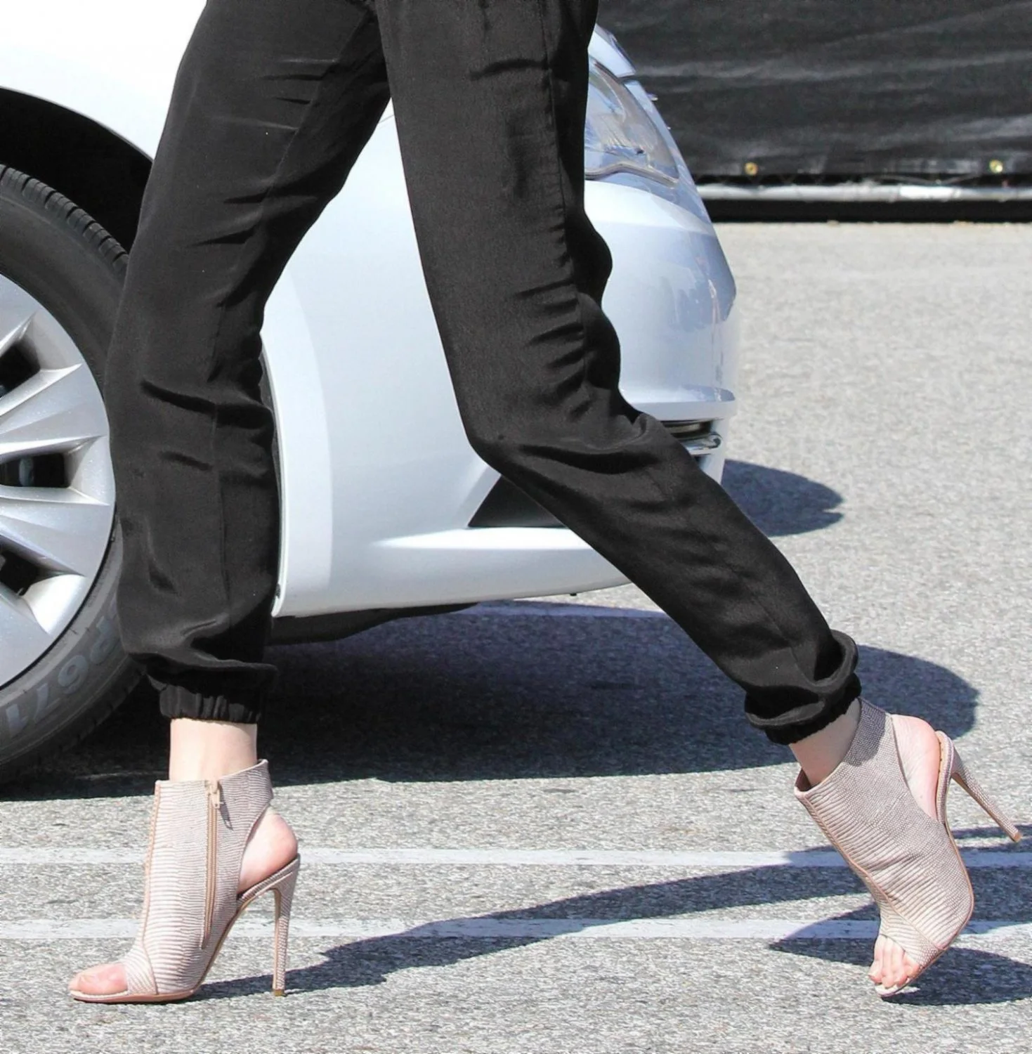Kendall Jenner - Feet 1 image 11