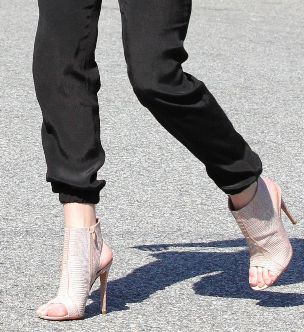 Kendall Jenner - Feet 1 image 8