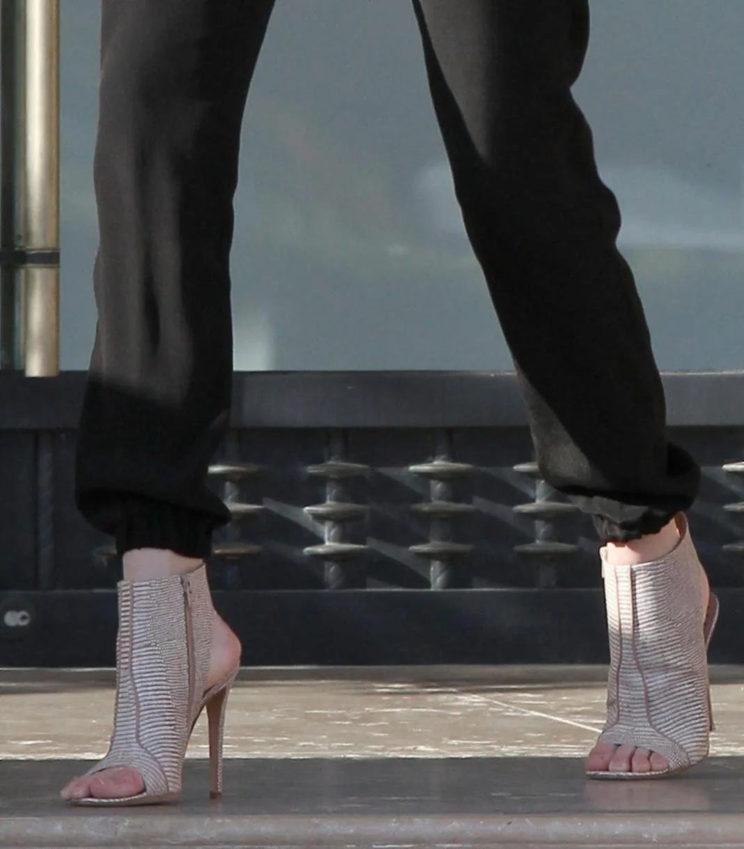 Kendall Jenner - Feet 1 image 9
