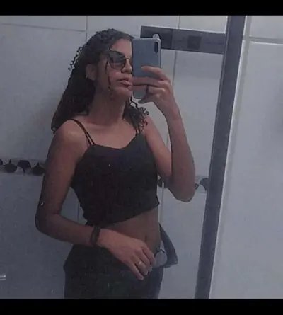 Pretinha vazada gostosa cover image