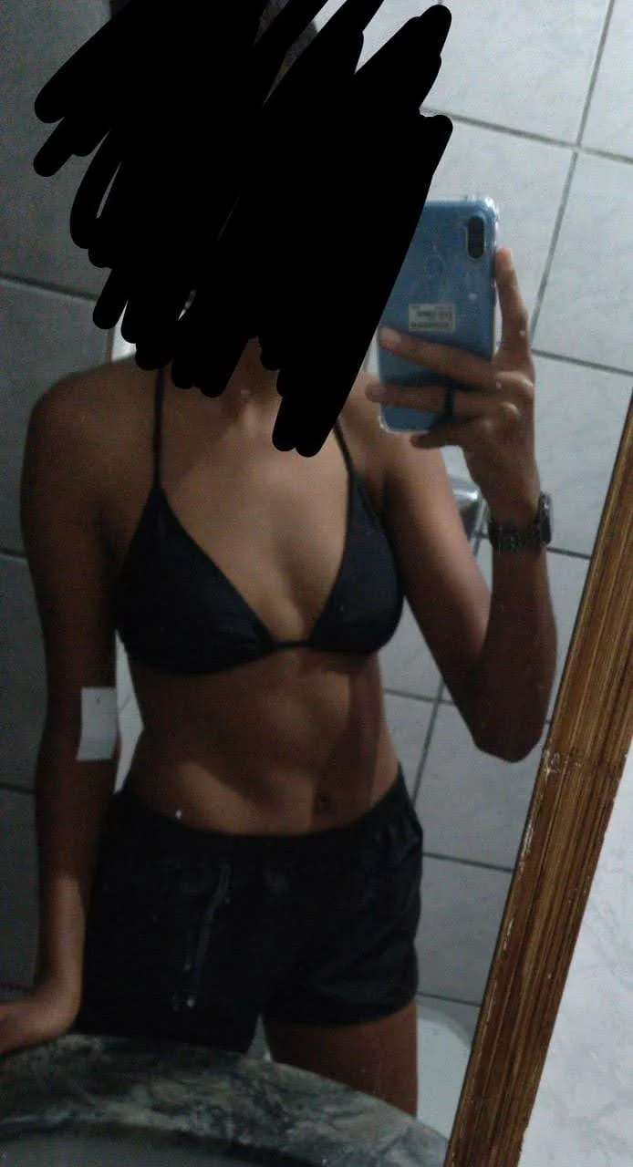 Pretinha vazada gostosa image 5