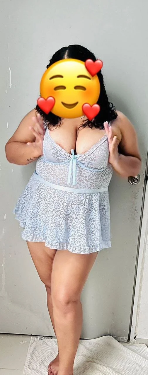 María Fernanda Sánchez una mexicana milf tetas gigantes image 2