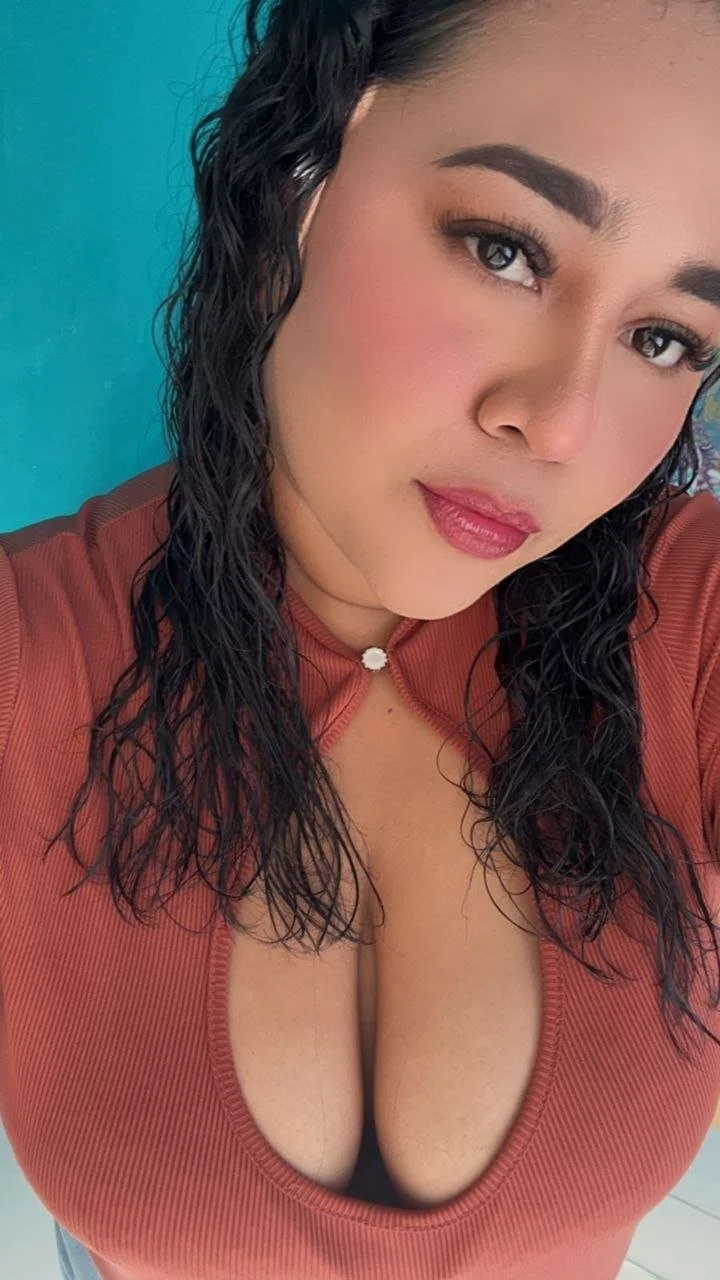 María Fernanda Sánchez una mexicana milf tetas gigantes image 26