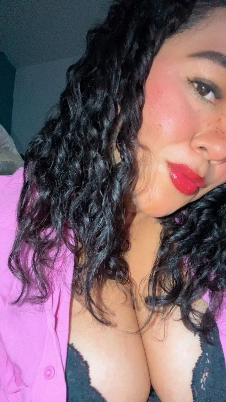 María Fernanda Sánchez una mexicana milf tetas gigantes image 28