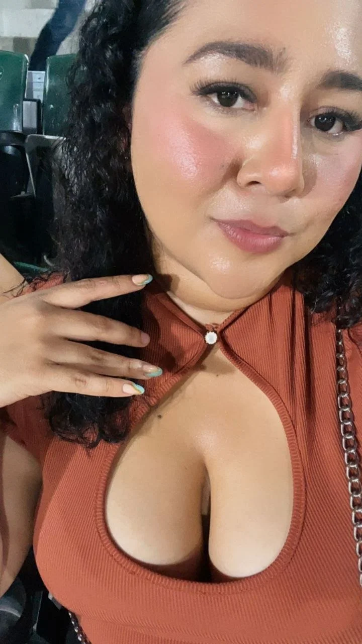 María Fernanda Sánchez una mexicana milf tetas gigantes image 38