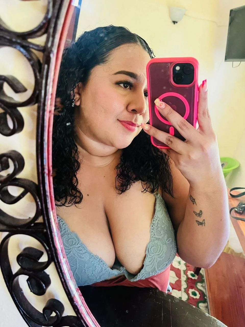 María Fernanda Sánchez una mexicana milf tetas gigantes image 44