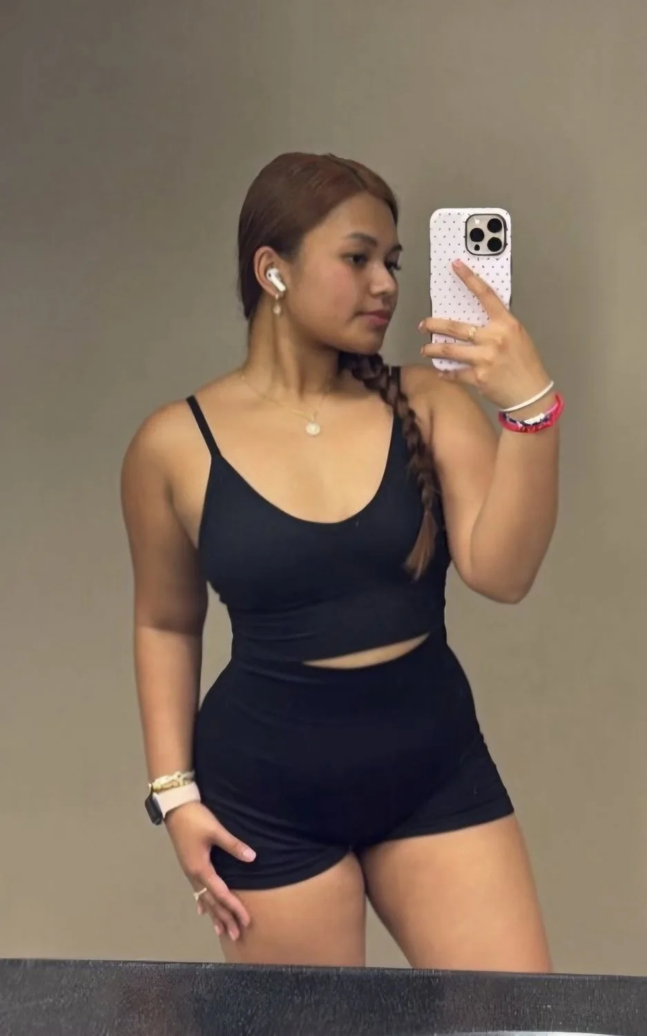 Leaked amateur ABG Vietnamese girlfriend gets fucked image 11