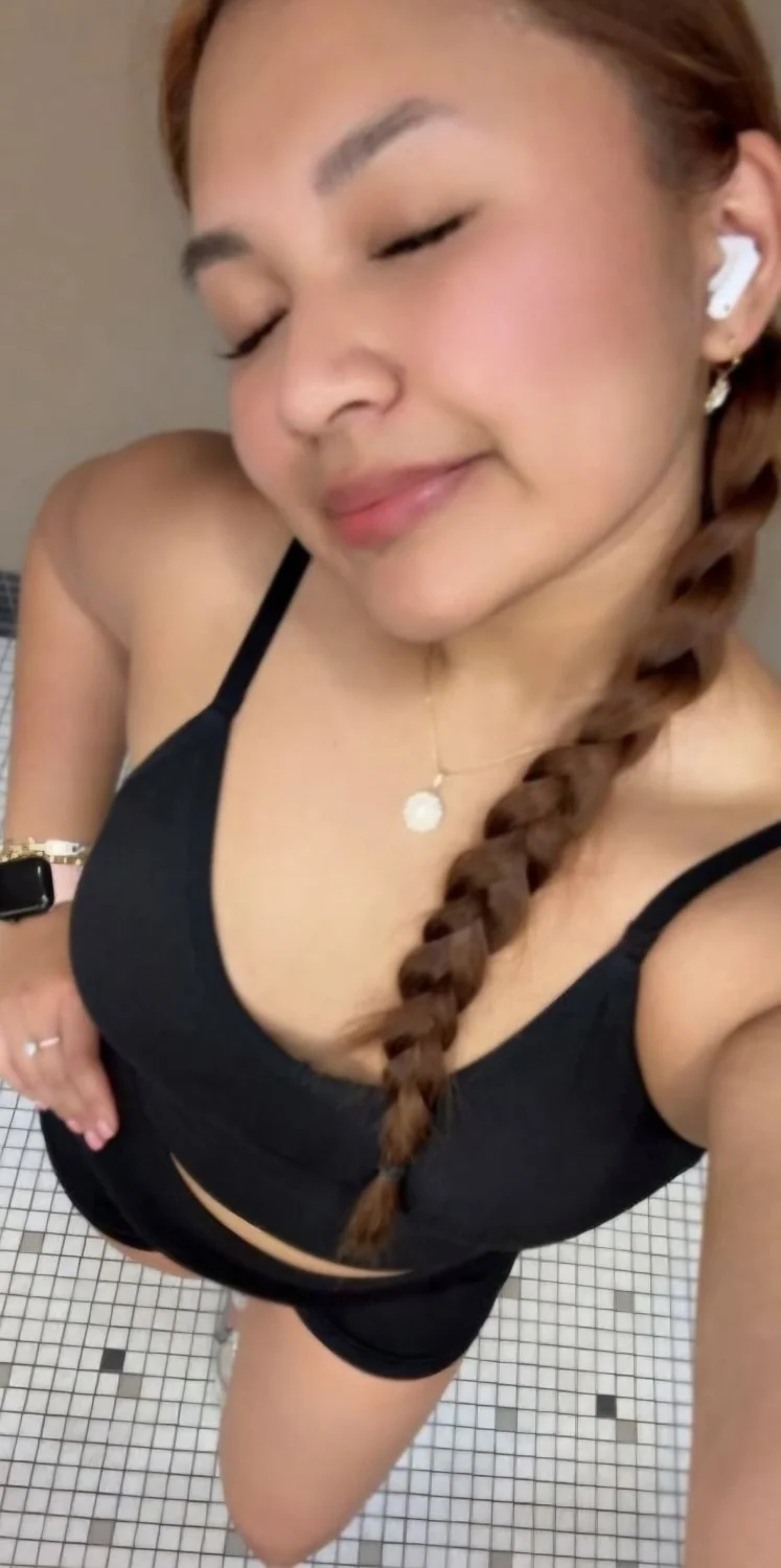 Leaked amateur ABG Vietnamese girlfriend gets fucked image 13
