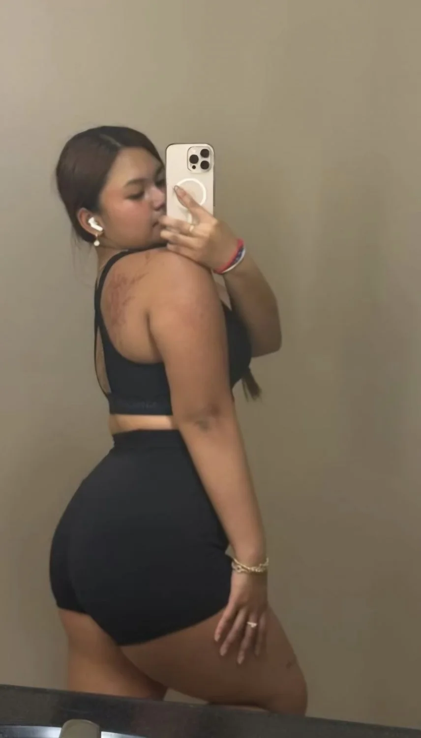 Leaked amateur ABG Vietnamese girlfriend gets fucked image 15