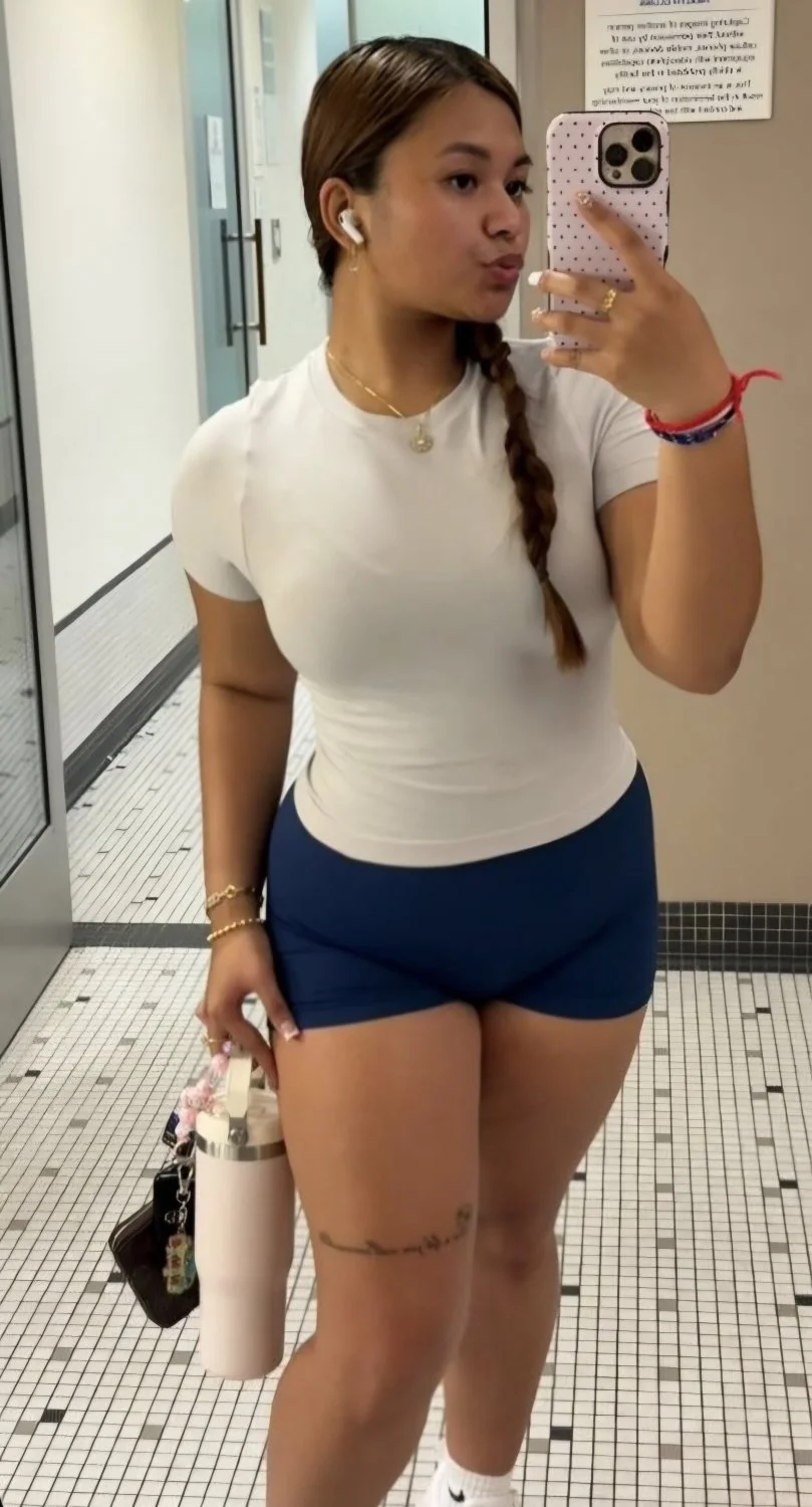 Leaked amateur ABG Vietnamese girlfriend gets fucked image 18