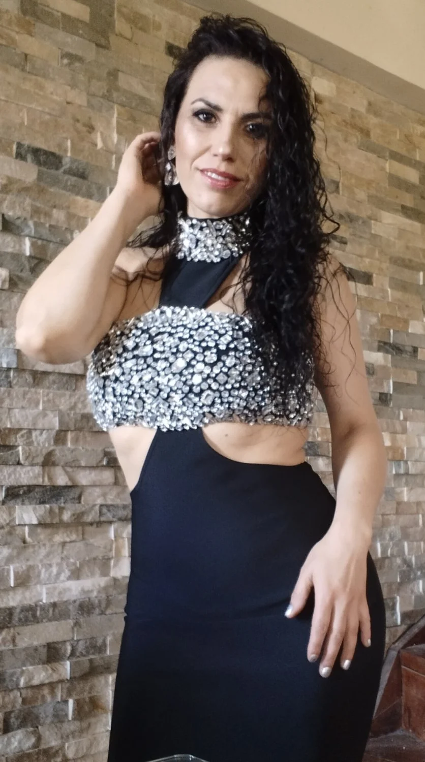 Perrita caliente 🔥 exhibida y humillada con fotos 🔞 robadas de su teléfono image 10