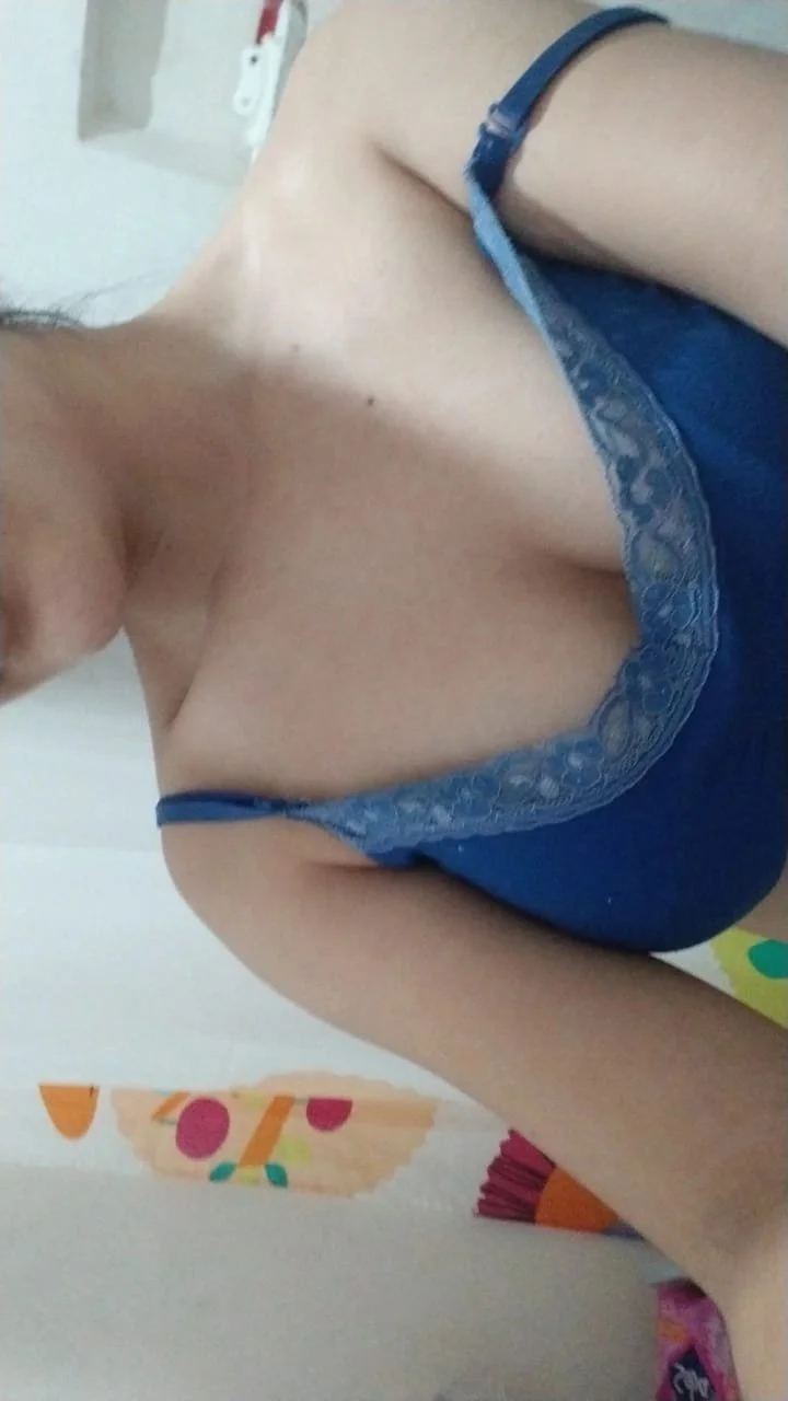 Novinha gostosinha mandou foto do peitinho e foi vazada! amador, vazou, vazados, erome image 10