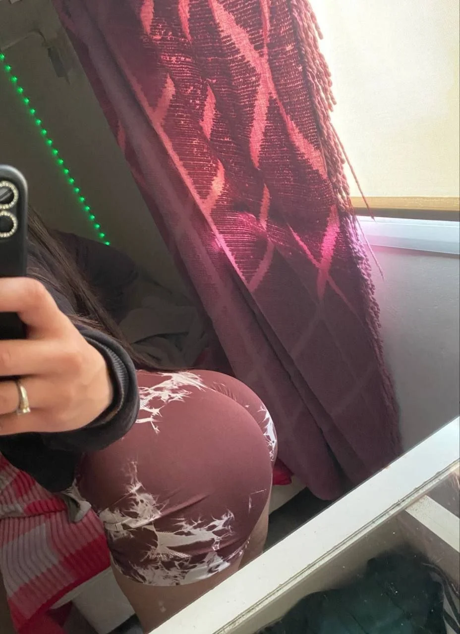 Magrinha gostosa vazou exibindo a bunda gostosa amador da safadinha sentando videos vazados brasil image 2