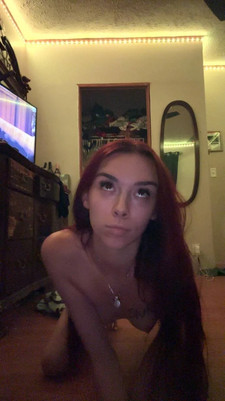 Ugly whore Caroline is back and does poses and humilates herself for perverts on the internet image 4