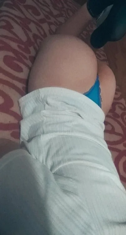 Look at that round ass image 2