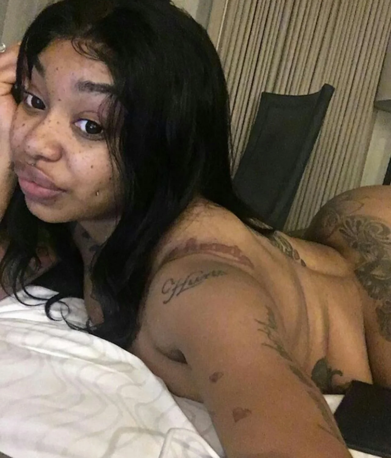 Crazy Ebony camwhore image 3