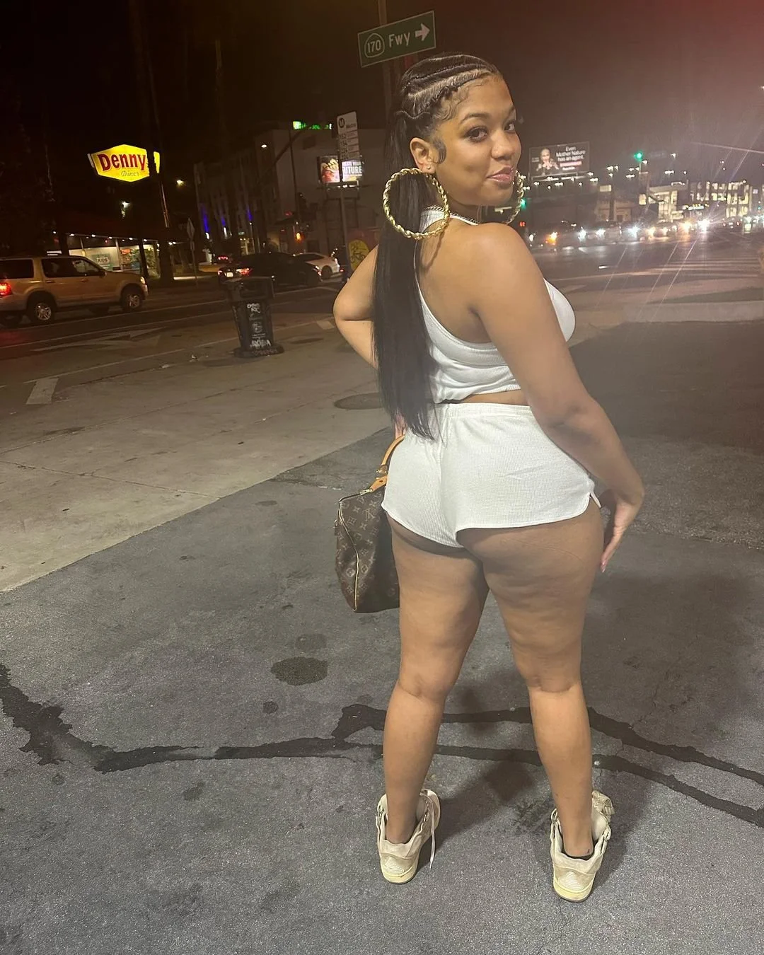 Thick Cali Rapper 😍😍🍑🍑🍑 main image