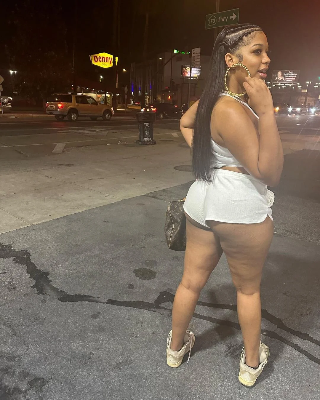 Thick Cali Rapper 😍😍🍑🍑🍑 image 2