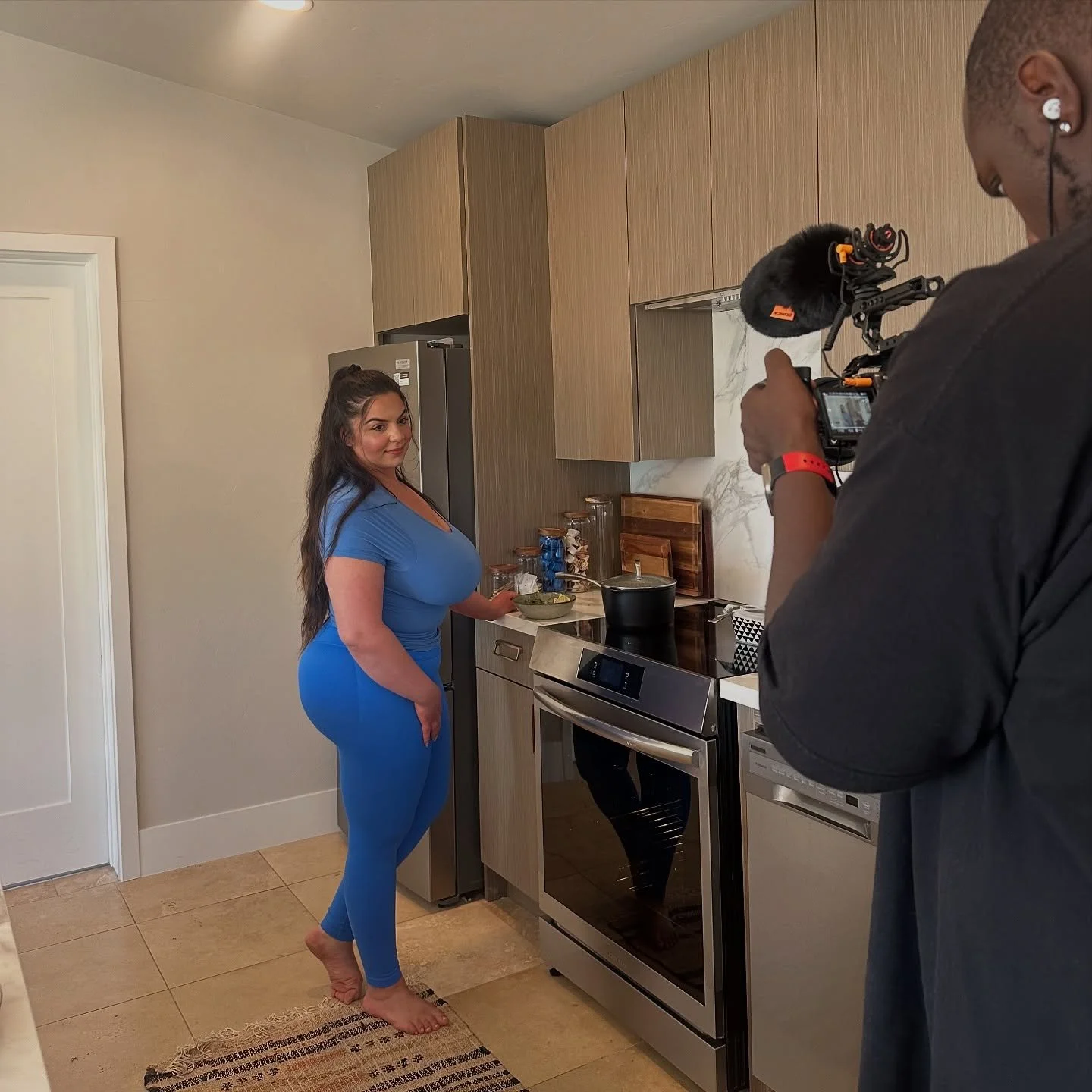 Teniah main image