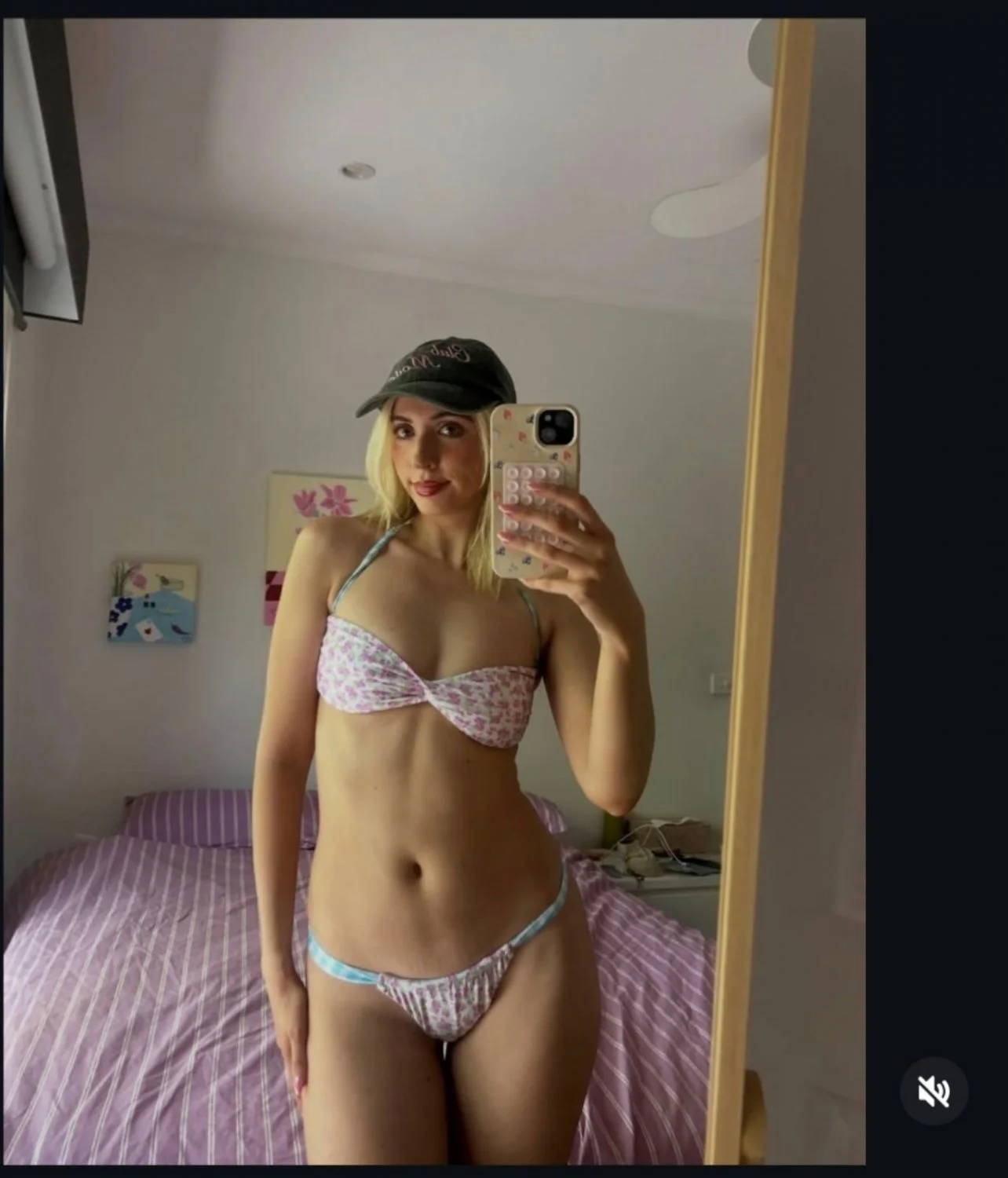 Australian slut Ellie lost in IRL game image 17