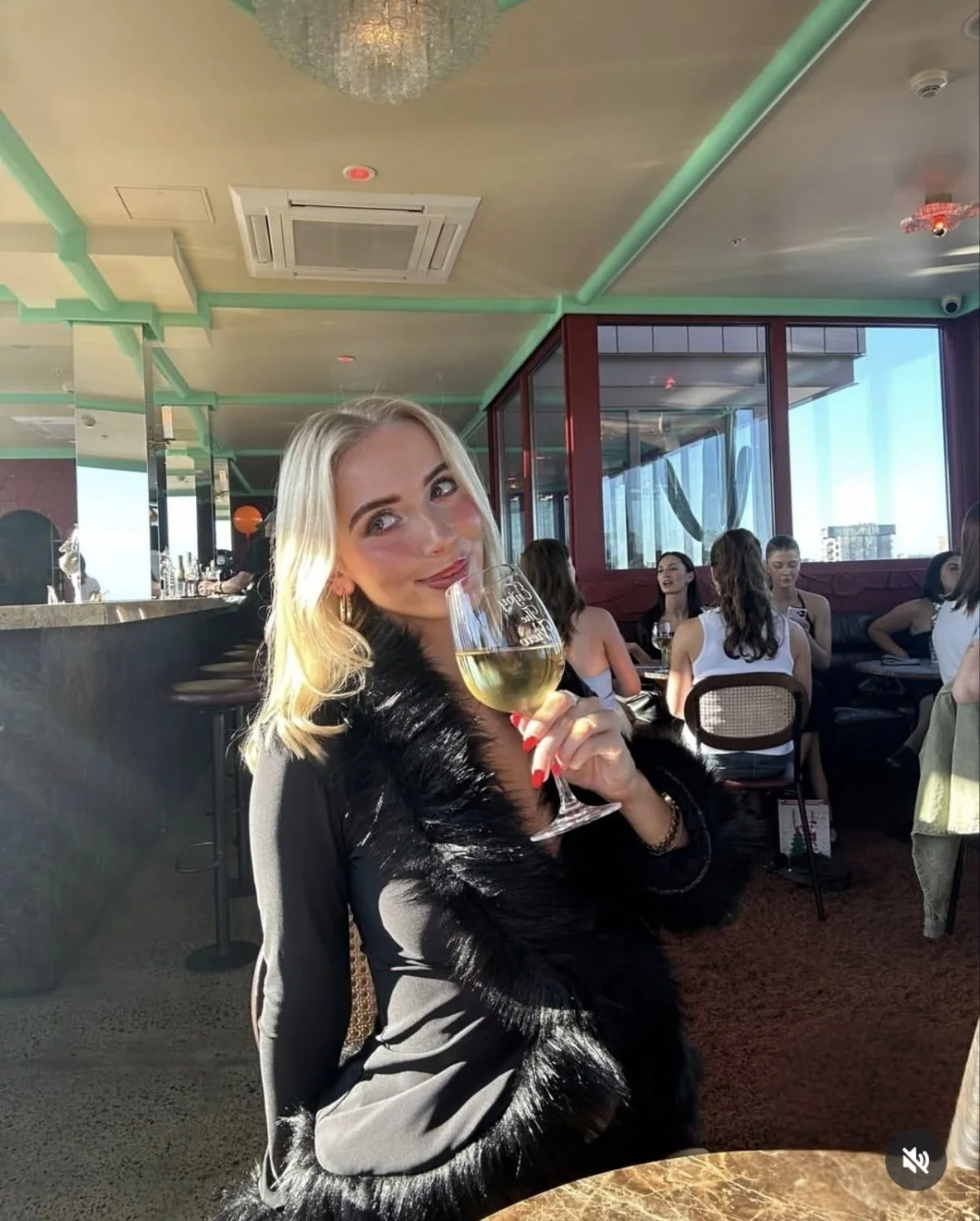Australian slut Ellie lost in IRL game image 18