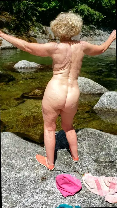 Samples of cheating granny nurse Solange's great ass (2) cover image