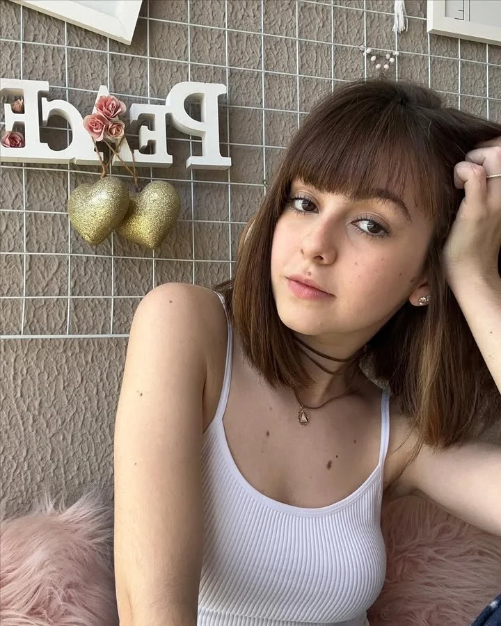 Clara castanho gostosa 😋 image 27