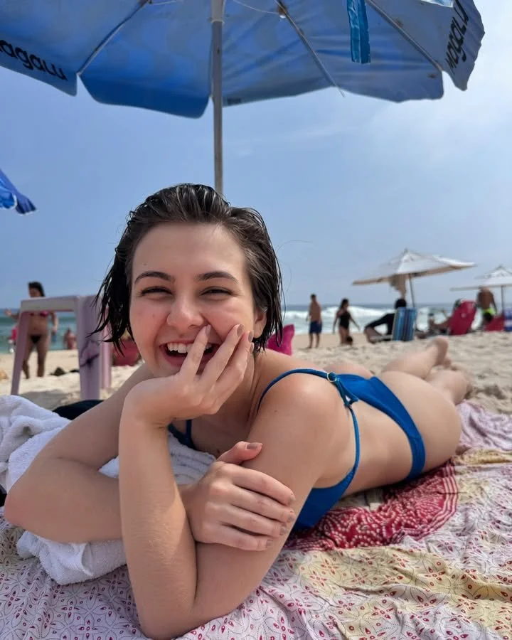 Clara castanho gostosa 😋 image 38