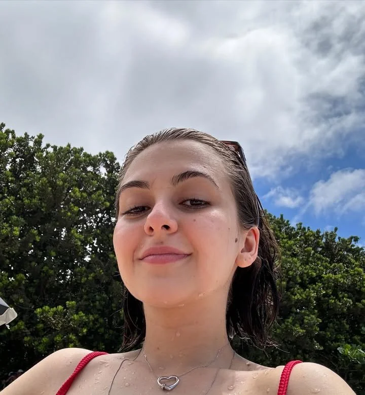 Clara castanho gostosa 😋 image 39