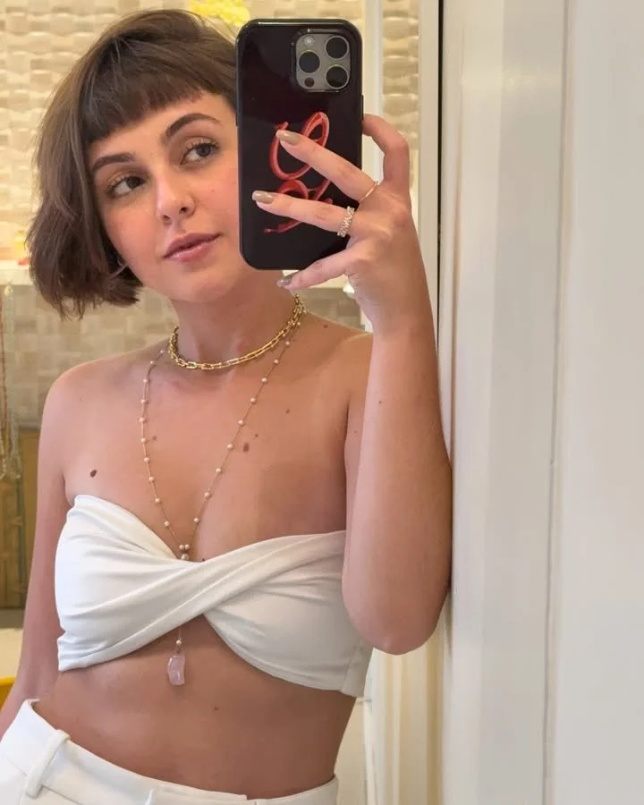 Clara castanho gostosa 😋 image 46