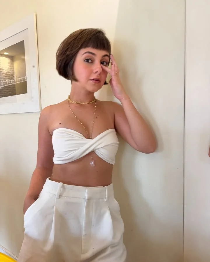 Clara castanho gostosa 😋 image 48