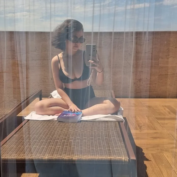 Clara castanho gostosa 😋 image 7