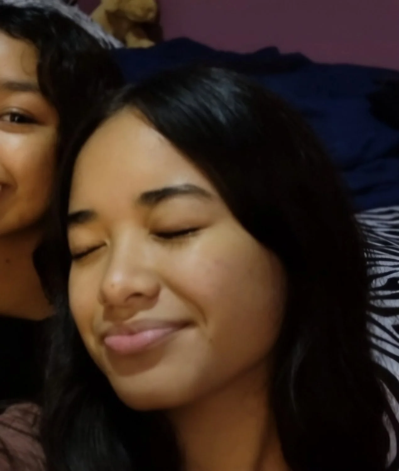 This girl has a pretty face to cum on main image