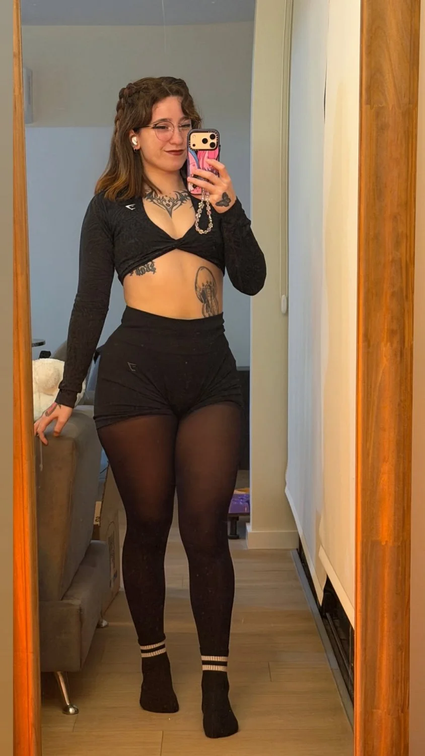 Brujita r0ja diosa argentina image 3