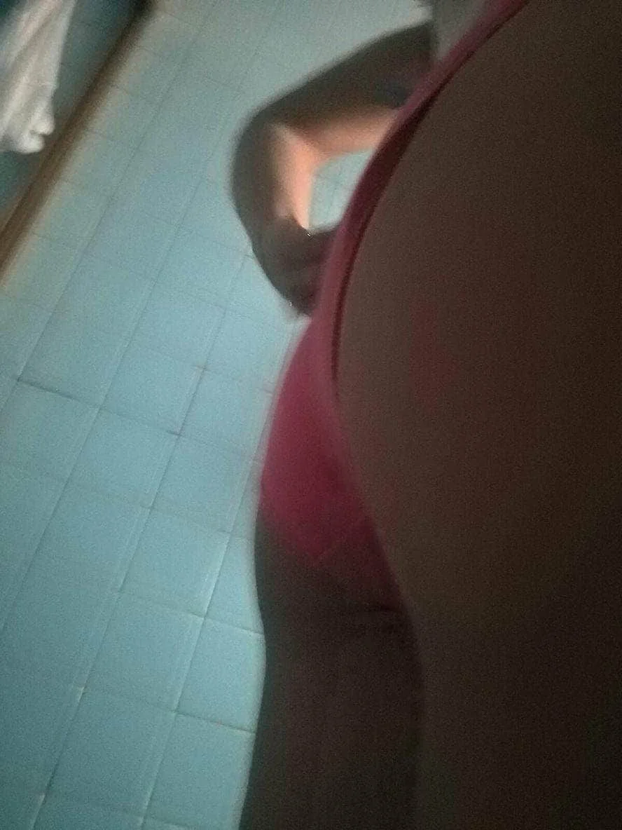 Puto sumiso entrega a la puta de su novia Méxicana la muy golfa le gustar estar arrodilla chupando image 2