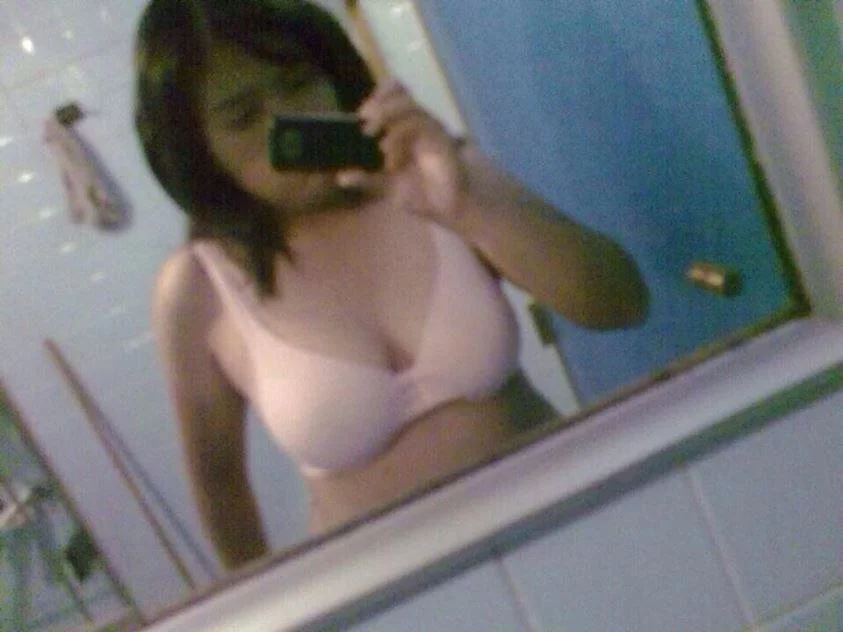 Puto sumiso entrega a la puta de su novia Méxicana la muy golfa le gustar estar arrodilla chupando image 24