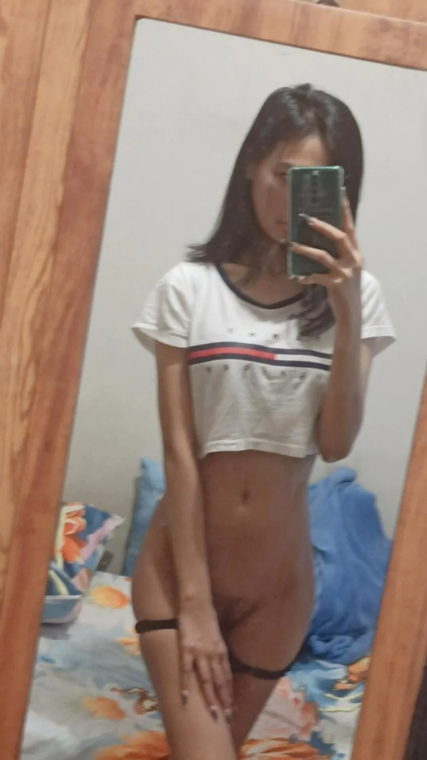 Cute slut Alexa image 15