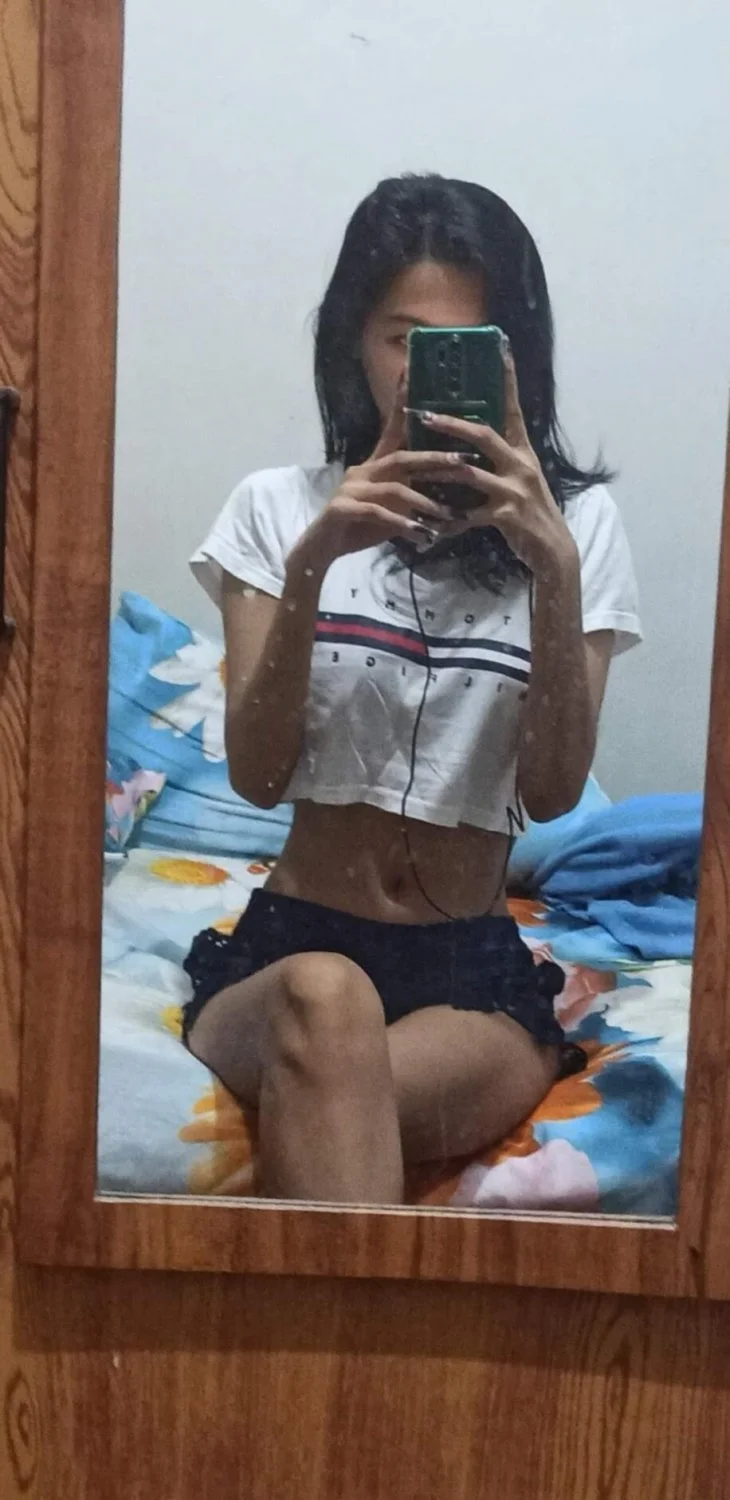 Cute slut Alexa image 20