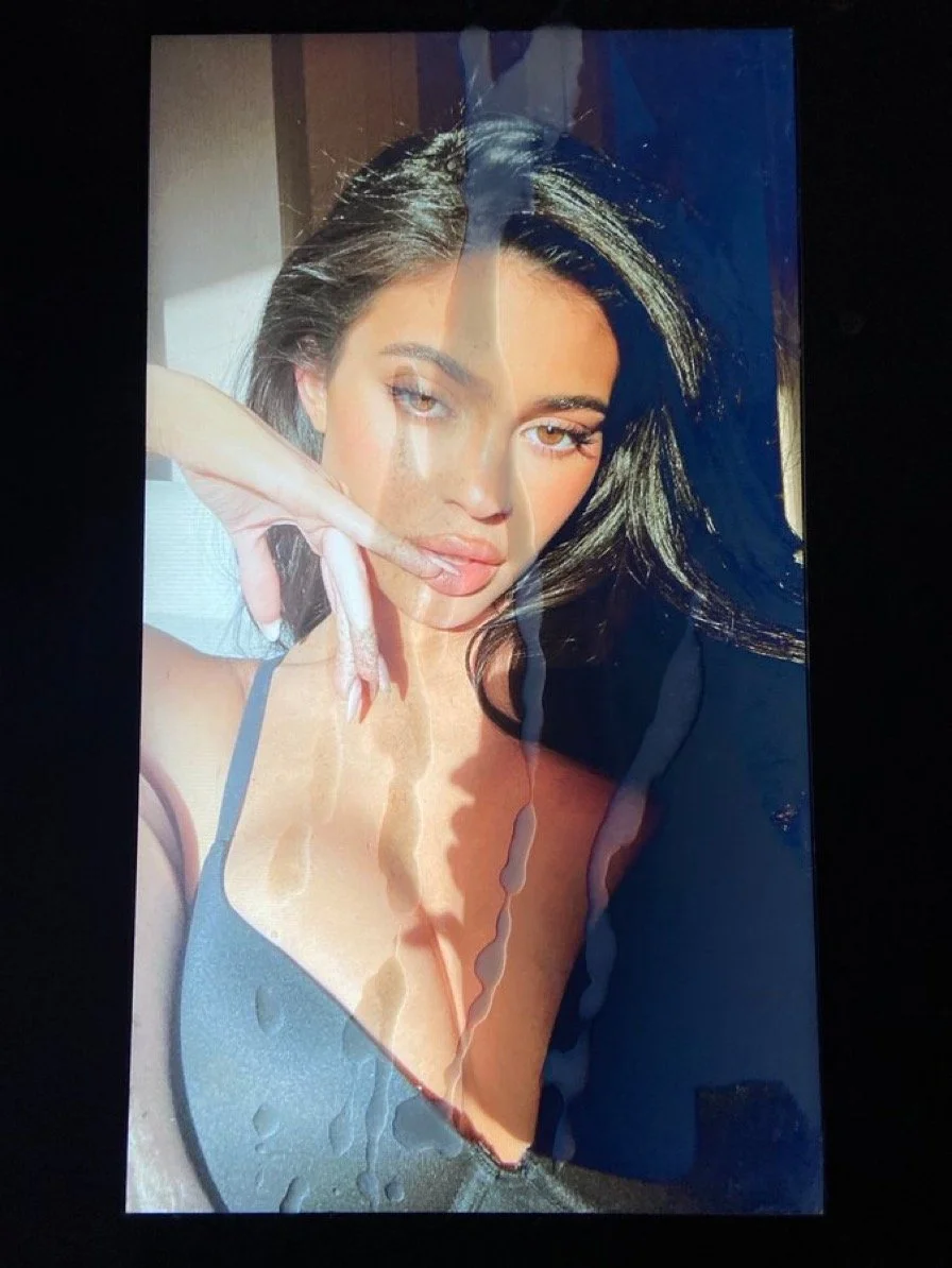 kylie jenner covered (not oc) image 4