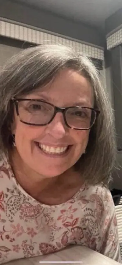 Exposing big Gilf tits cover image