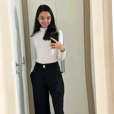 Novinha muito Linda pagando boquete cover image