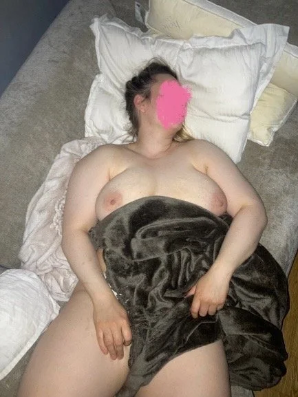 Spying on my wife’s fat tits when she’s sleeping. Dm open main image