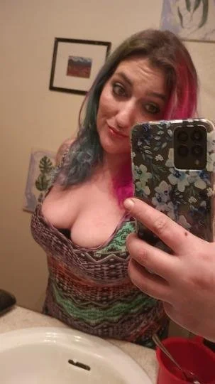 shorter thicker muti color hair bbw slut image 9