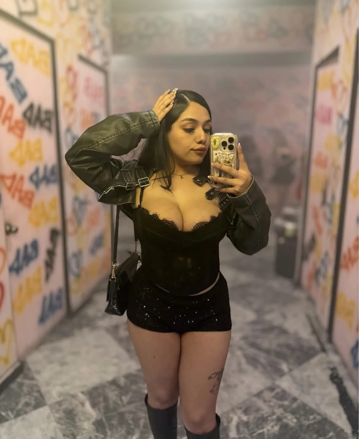 buenas tetas image 3